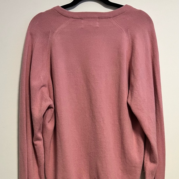 Pink Wool sweater V neck Golf style sweater with relaxed fit VIntage V Neck - Picture 7 of 9